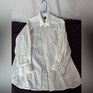 Ike Behar men’s dress shirt size17/34 white extra buttons